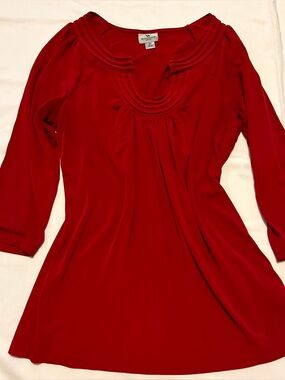 Worthington Stretch Red Pleated Split Neck Top 3/4 Sleeve - Size M